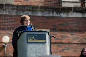 Dr. Amy Cottrill giving commencement address